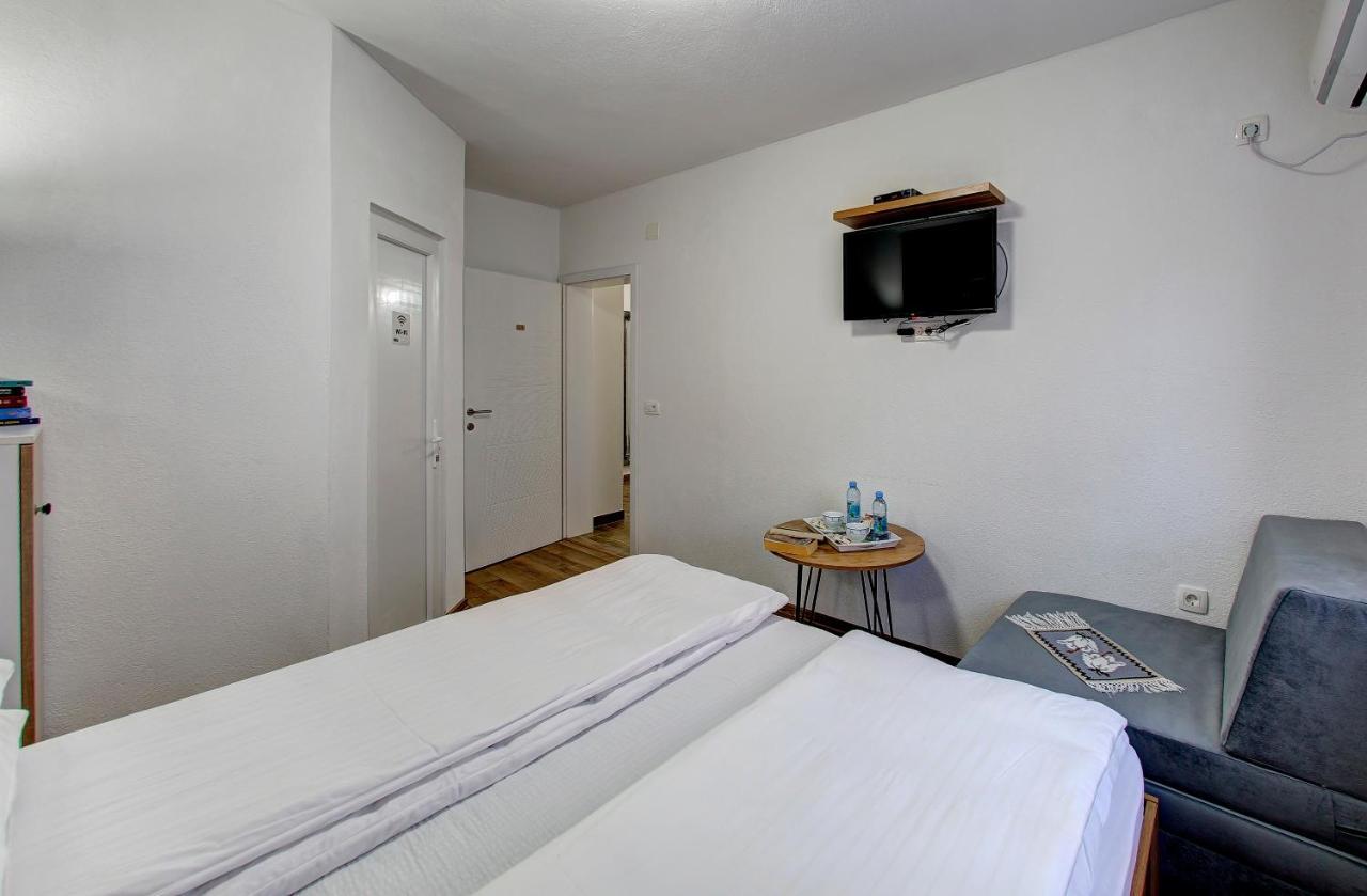 Guesthouse Check In Stolac エクステリア 写真